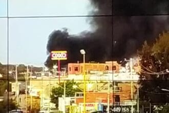 Bomberos sofocan incendio al oriente