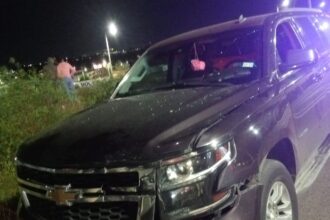 Camioneta protagoniza aparatosa carambola en la avenida Tecnológico