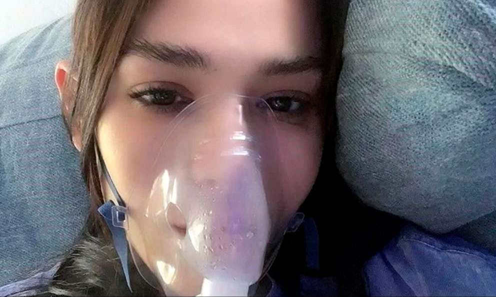 Danna Paola preocupa a fans al aparecer con mascarilla de oxígeno