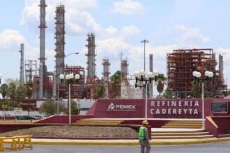 Gobierno de Nuevo León clausura la refinería de Cadereyta