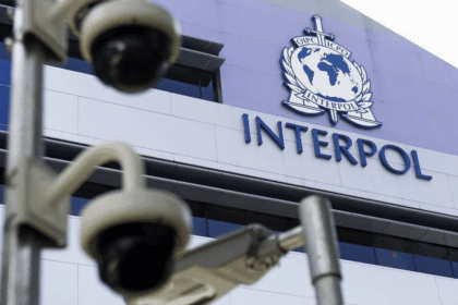 Interpol premia a autoridades de México