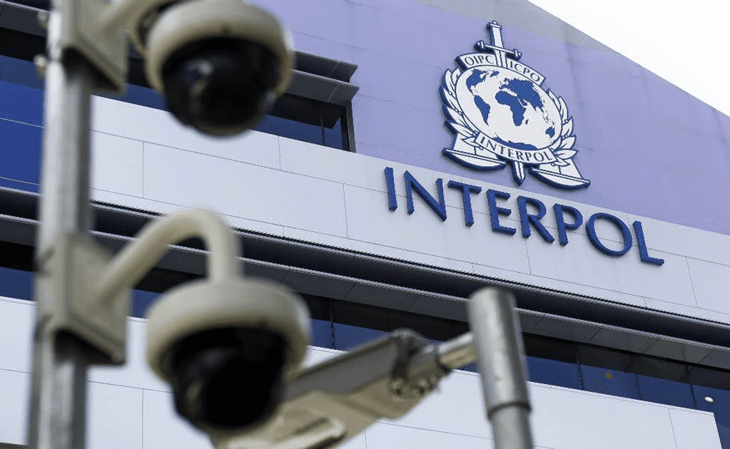 Interpol premia a autoridades de México