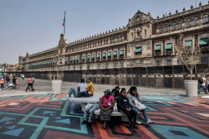 Alistan blindaje de Palacio Nacional previo a marcha del 8M