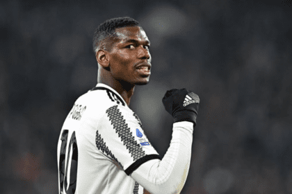 Paul Pogba, bajo la mirada de Club de Cuervos