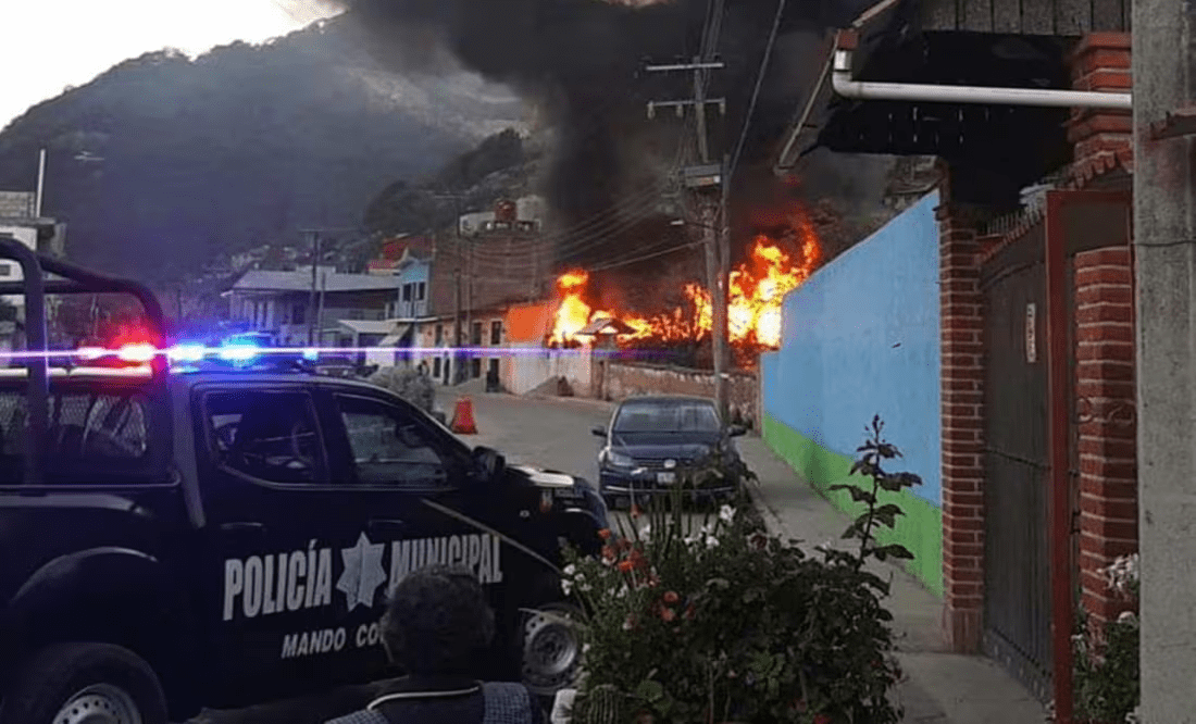 Explota casa habitación por almacenamiento de "huachicol" en Hidalgo