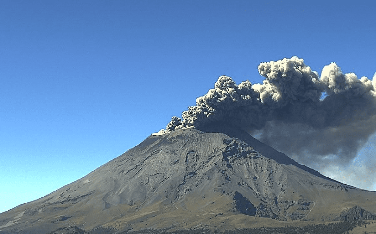 Alertan por enfermedades respiratorias, tras caída de ceniza del Popo