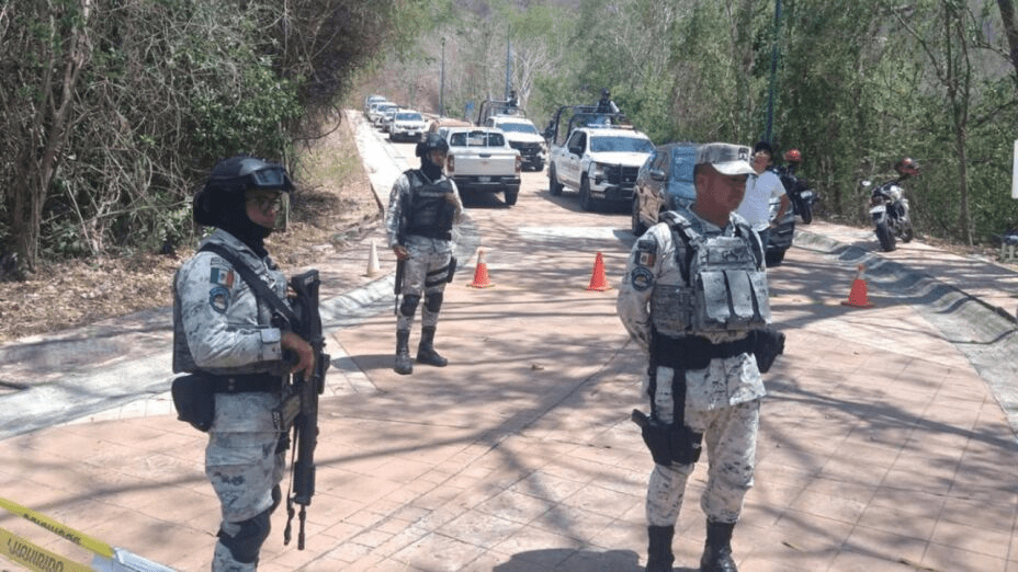 Elementos de la GN toman campo de golf de Salinas Pliego en Huatulco