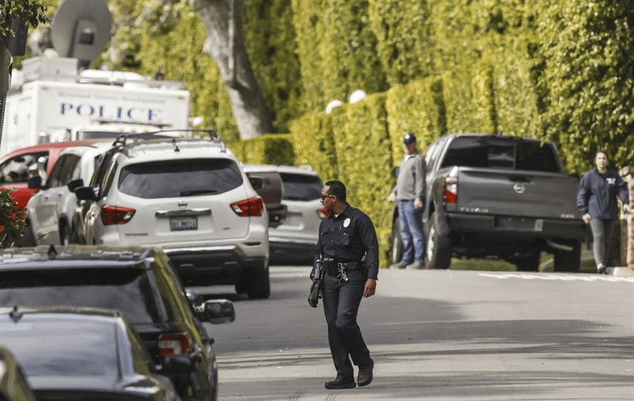 Agentes federales allanan mansiones del rapero Sean "Diddy" Combs en Los Ángeles y Miami