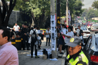 Activistas protestan por maltrato animal en embajada china