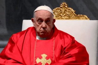 El papa renuncia al vía crucis del Coliseo para cuidar de su salud