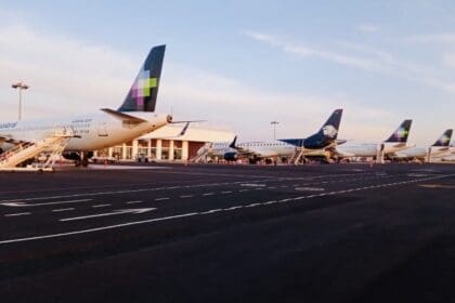 Aeropuerto libra caída en tráfico de pasajeros