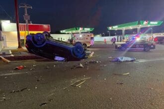 Choque de dos motociclistas contra una camioneta dejó un muerto y un lesionado en la salida a Calvillo