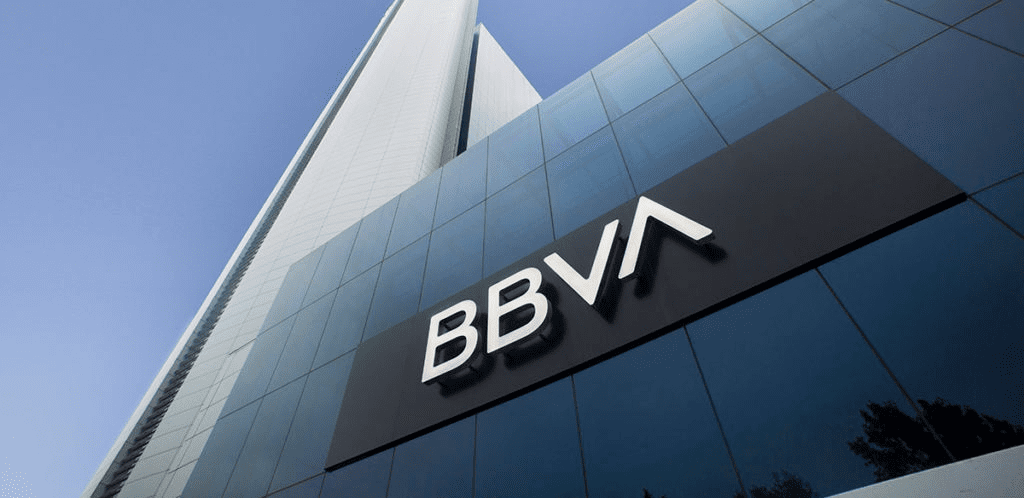 Hay espacio para seguir creciendo el salario mínimo en México: BBVA