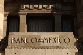 Inflación aún está lejos del objetivo: Banxico