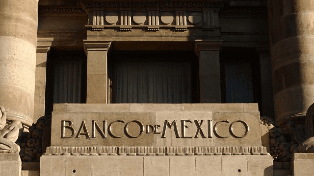 Inflación aún está lejos del objetivo: Banxico