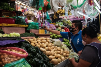 Confianza del consumidor reporta ligero avance en marzo