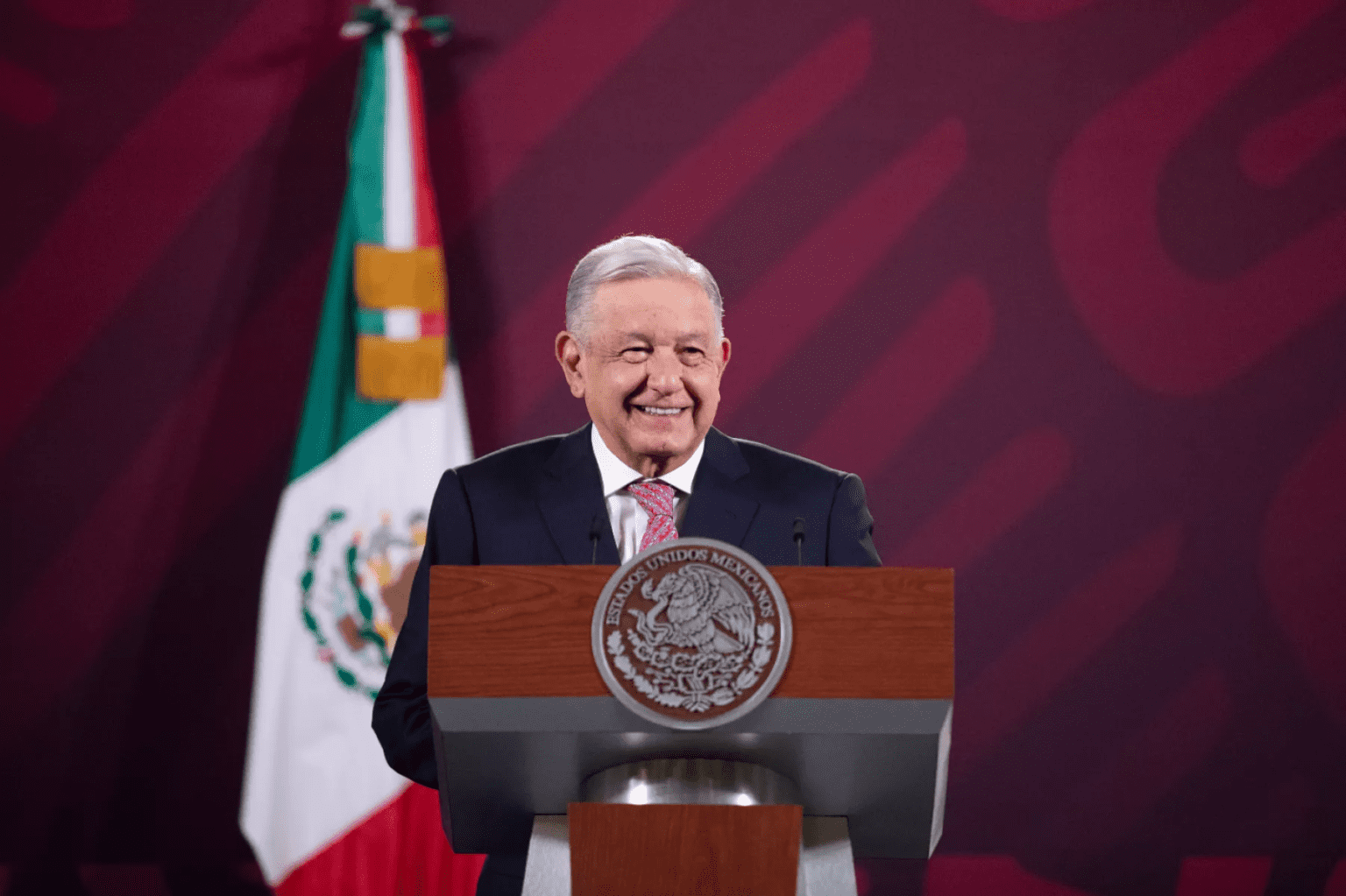 Aumentan reproducciones de mañanera, presume AMLO