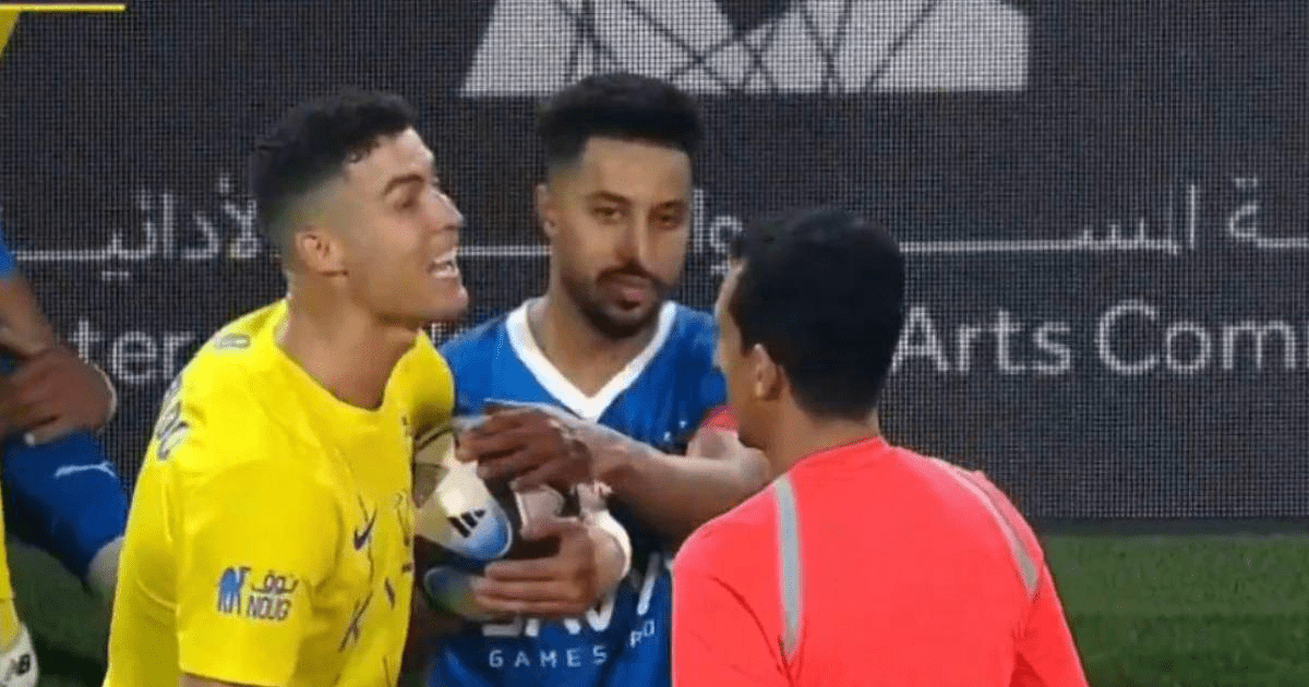 Cristiano Ronaldo amenaza con golpear al árbitro tras ser expulsado