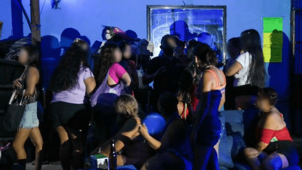 Autoridades mexicanas rescatan a 27 mujeres víctimas de trata en Cancún