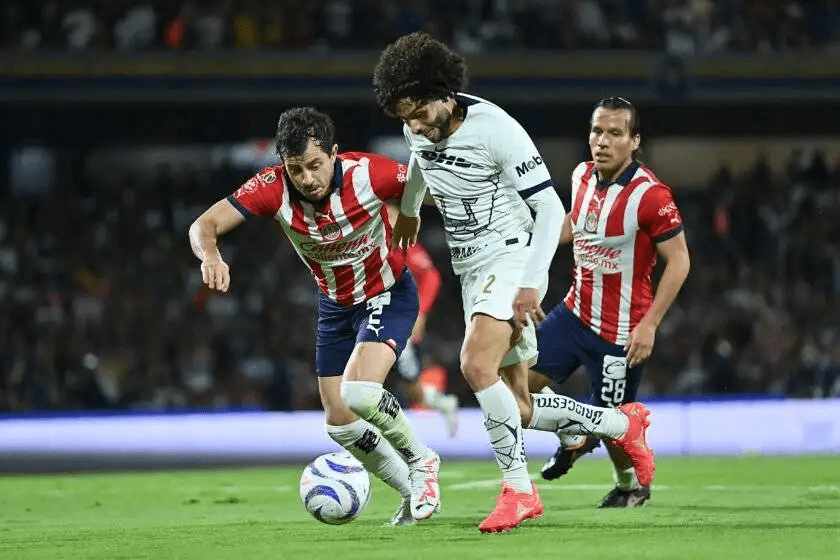 Chivas y Pumas se juegan un boleto a la Copa de Campeones