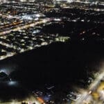 Fotografía aérea que muestra un apagón eléctrico este martes en algunas zonas de la ciudad de León (México). Foto de EFE/ Luis Ramírez.